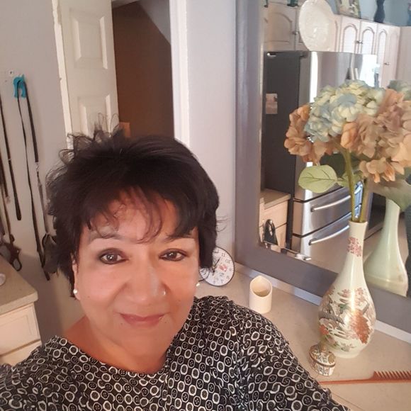 Meet your Posher, Luisa - Picture 1 of 1